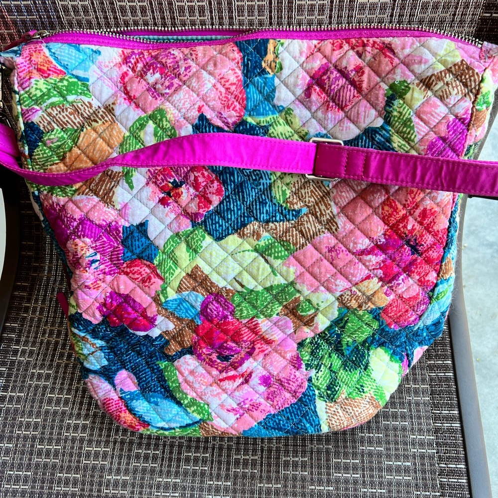 Vera Bradley Zipped tote with strap